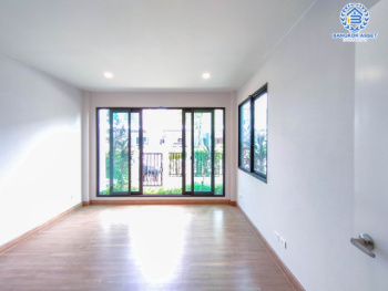 *****บ้านเดี่ยวมือสองย่านกรุงเทพฯ ม.เดอะซิตี้ พระราม2-พุทธบูชา เนื้อที่กว้าง 59.40 ตร.ว. ฟังก์ชัน 4 ห้องนอน 5 ห้องน้ำ ที่จอดรถ 3 คัน บ้านเดี่ยวหลังใหญ่ สวยหรูดูมีระดับ สภาพเหมือนใหม่พร้อมเข้าอยู่ ทำเลเดินทางสะดวก เชื่อมต่อถนนพระะราม2  ใกล้จุดขึ้นทางด่วน "วงแหวนรอบนอกกรุงเทพฯ ฝั่งใต้"